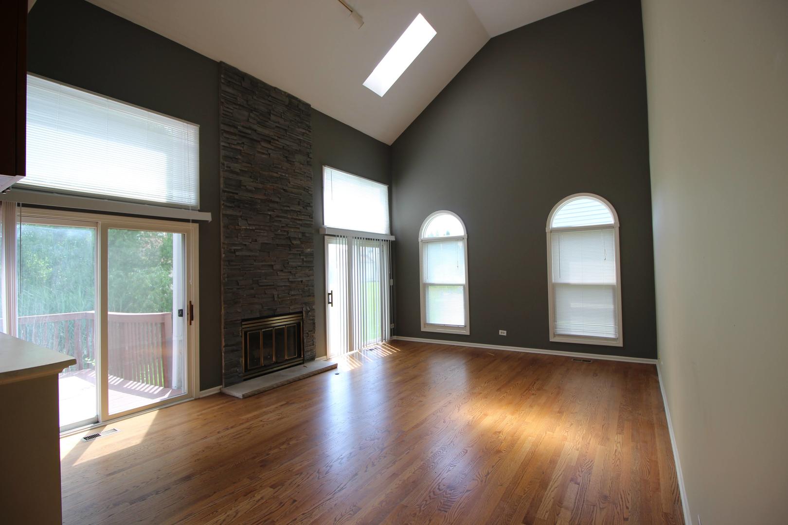 965 Harmon Boulevard Hoffman Estates, IL 60169 - Photo 6 of 15