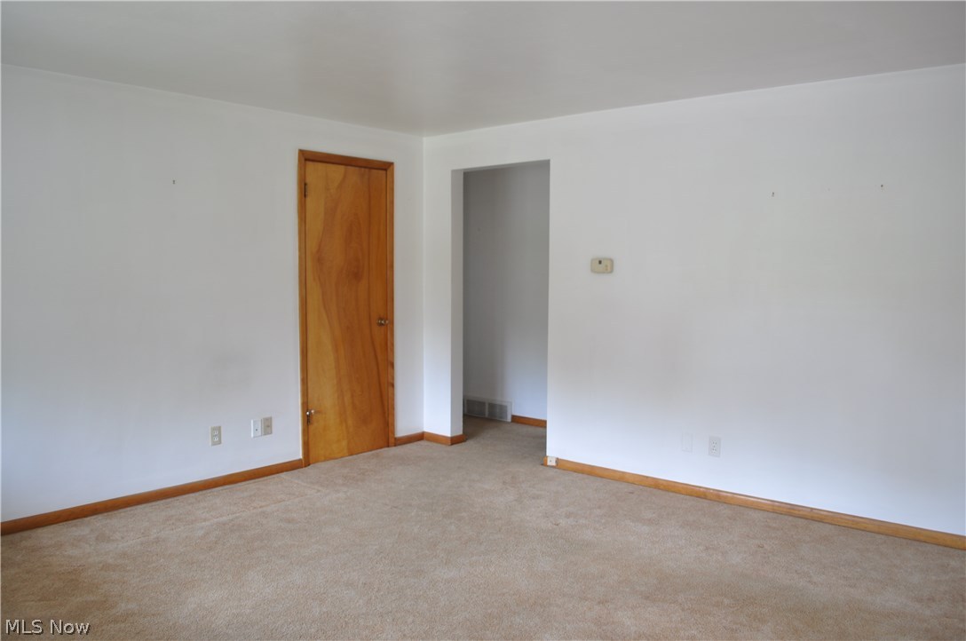 4307-4311 Lake Heights Road Northwest Canton, OH 44708 - Photo 5 of 21 Gallery Image 5