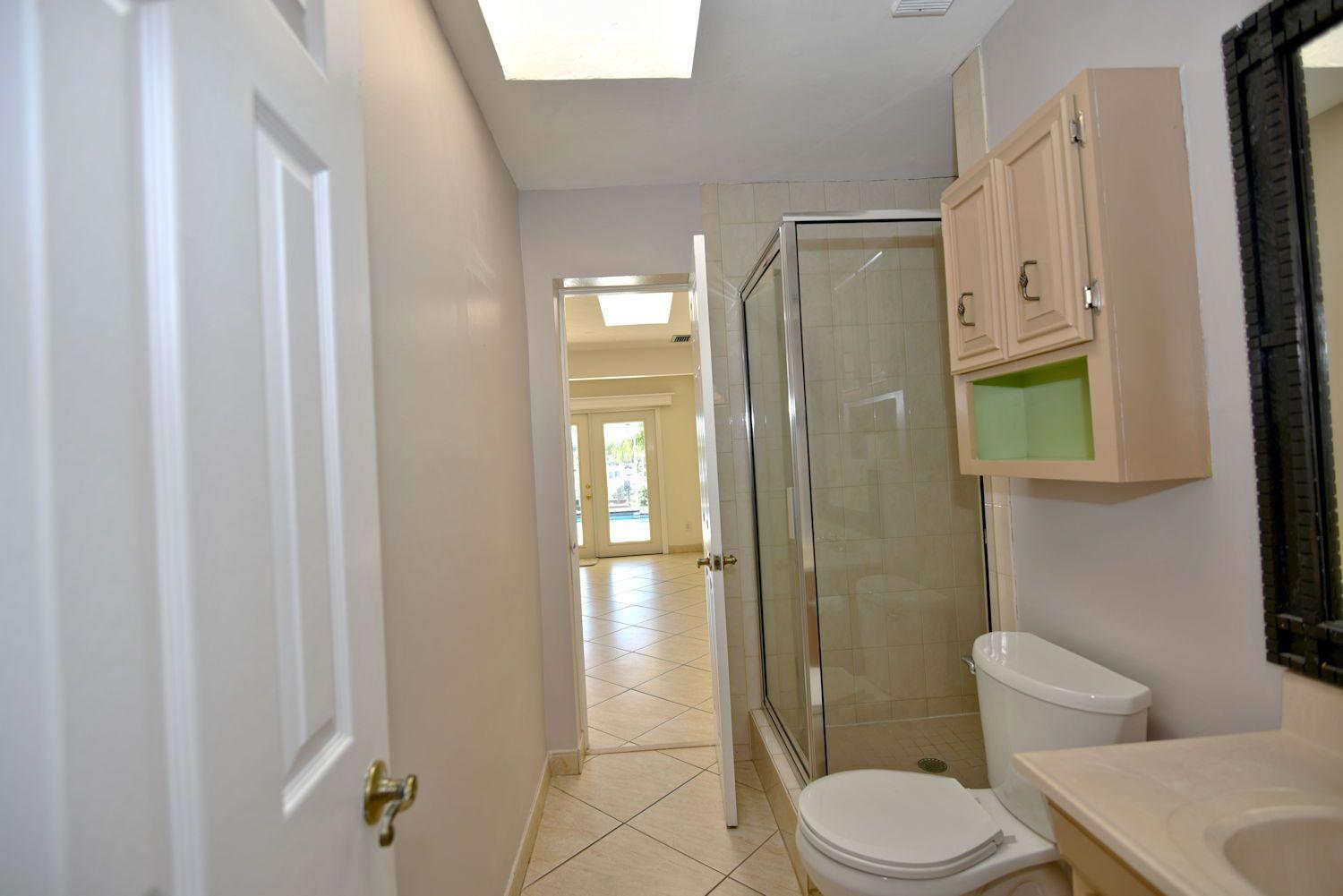2462 Flamingo Road Palm Beach Gardens, FL 33410 - Photo 16 of 39 Bath 3