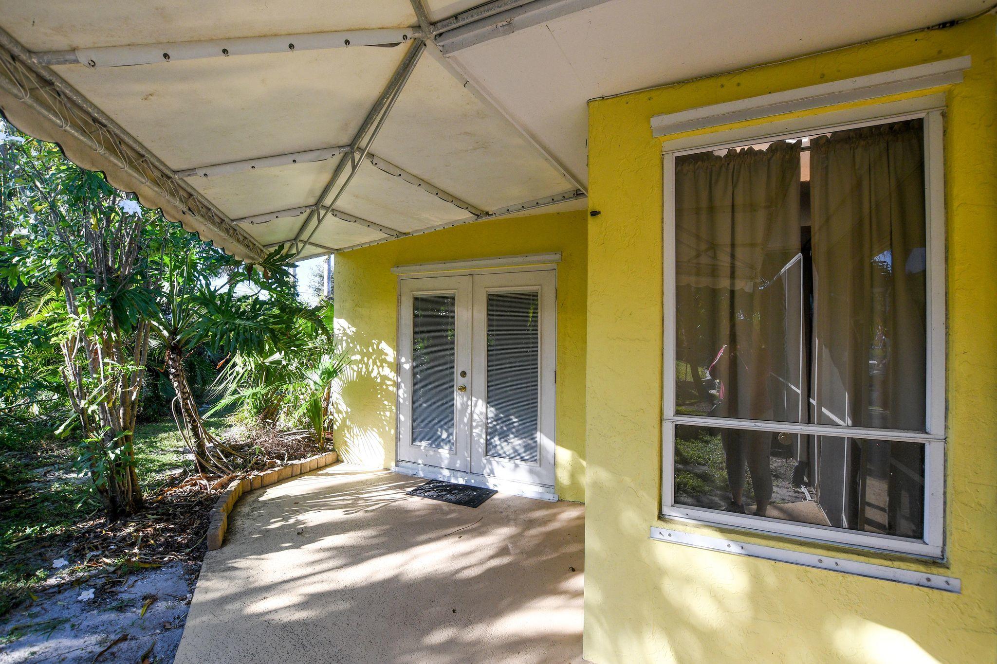2462 Flamingo Road Palm Beach Gardens, FL 33410 - Photo 26 of 39 Patio off main bed