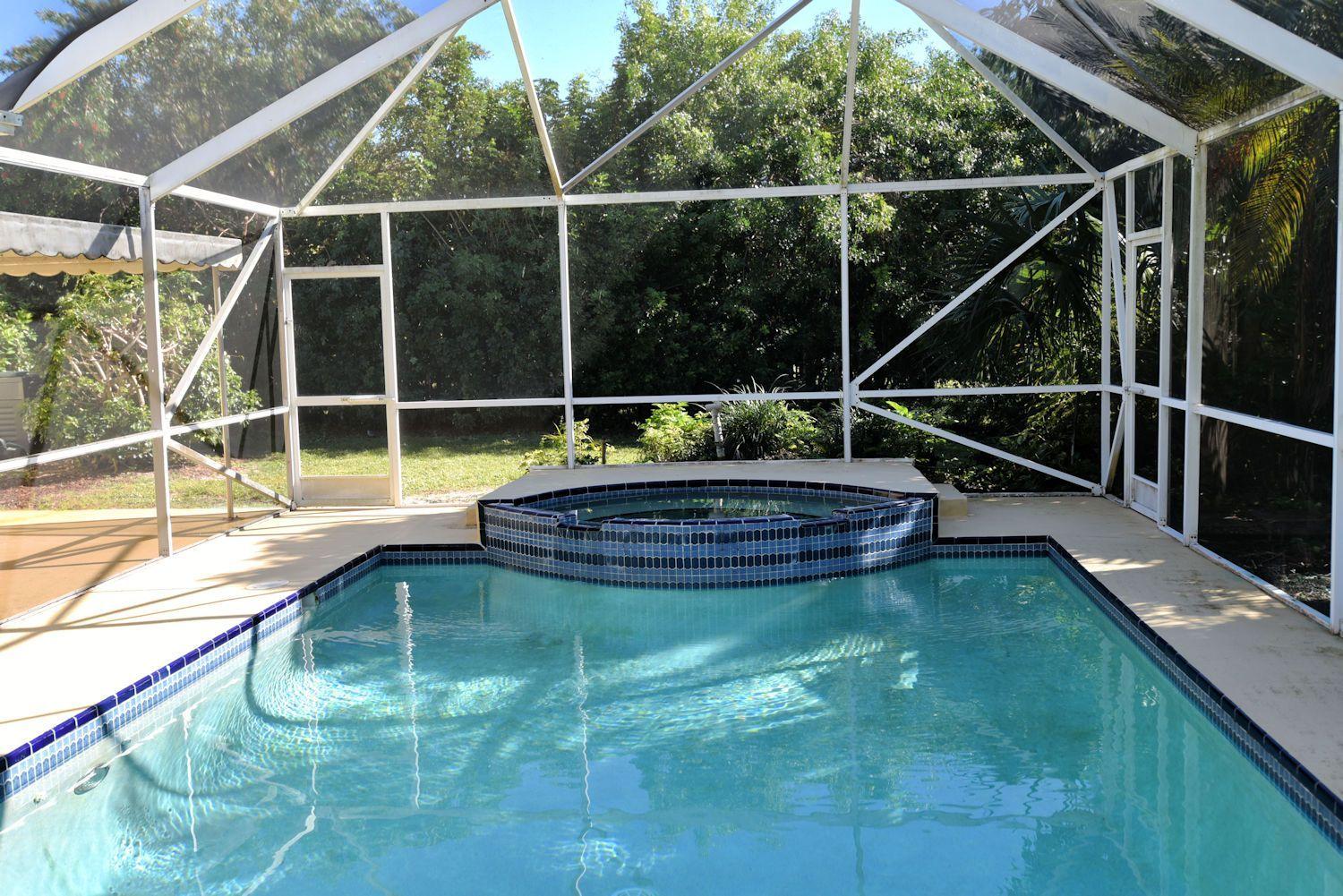 2462 Flamingo Road Palm Beach Gardens, FL 33410 - Photo 29 of 39 Pool