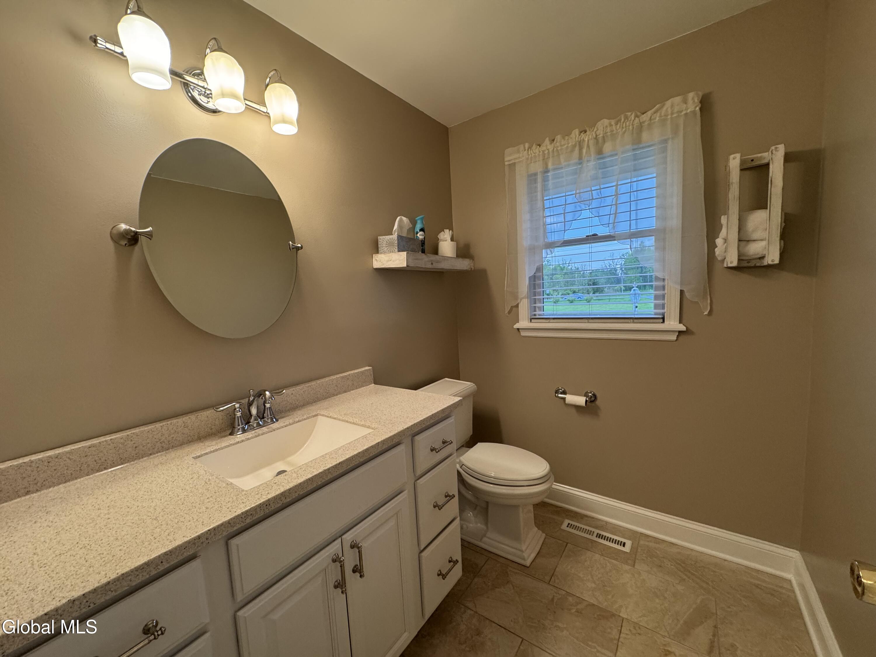 199 Ashdown Road Clifton Park, NY 12019 - Photo 16 of 66 IMG_3055