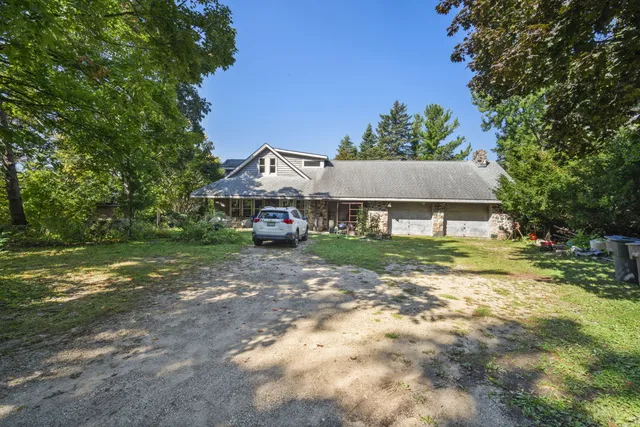 $349,900 | W330-s7098 County Road East, Mukwonago, WI 53149