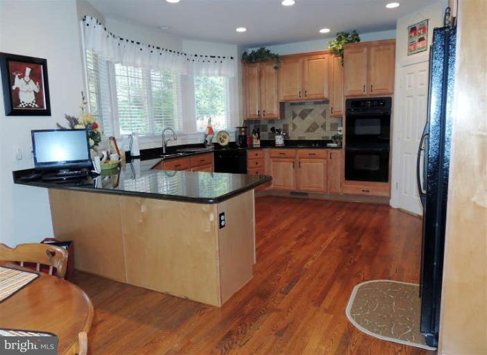 7151 Barry Road Alexandria, VA 22315 - Photo 3 of 29 Kitchen