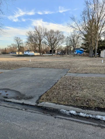 $6,000 | 109 East Sheridan Street, Watseka, IL 60970