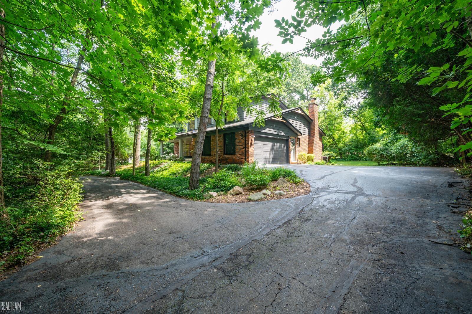 11126 Jonathan Lane Romeo, MI 48065 - Photo 4 of 66 50181056-6315a134-7aa5-440c-a4fc-ad0508a2de2e.JPG