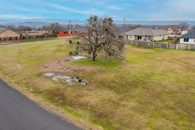a view of a lake with houses