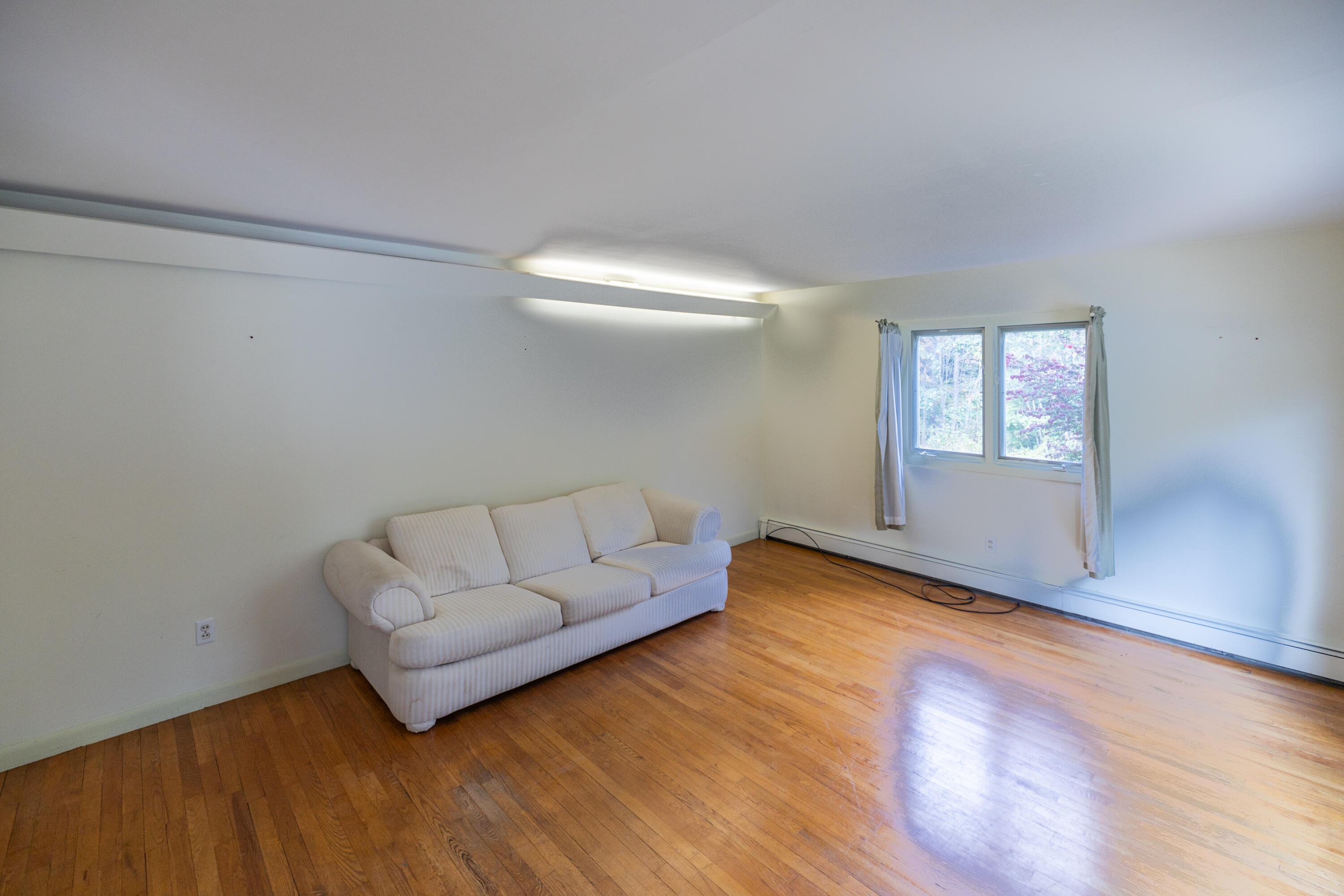 142 Hogan Road Lewiston, ME 04240 - Photo 11 of 36 Living Room