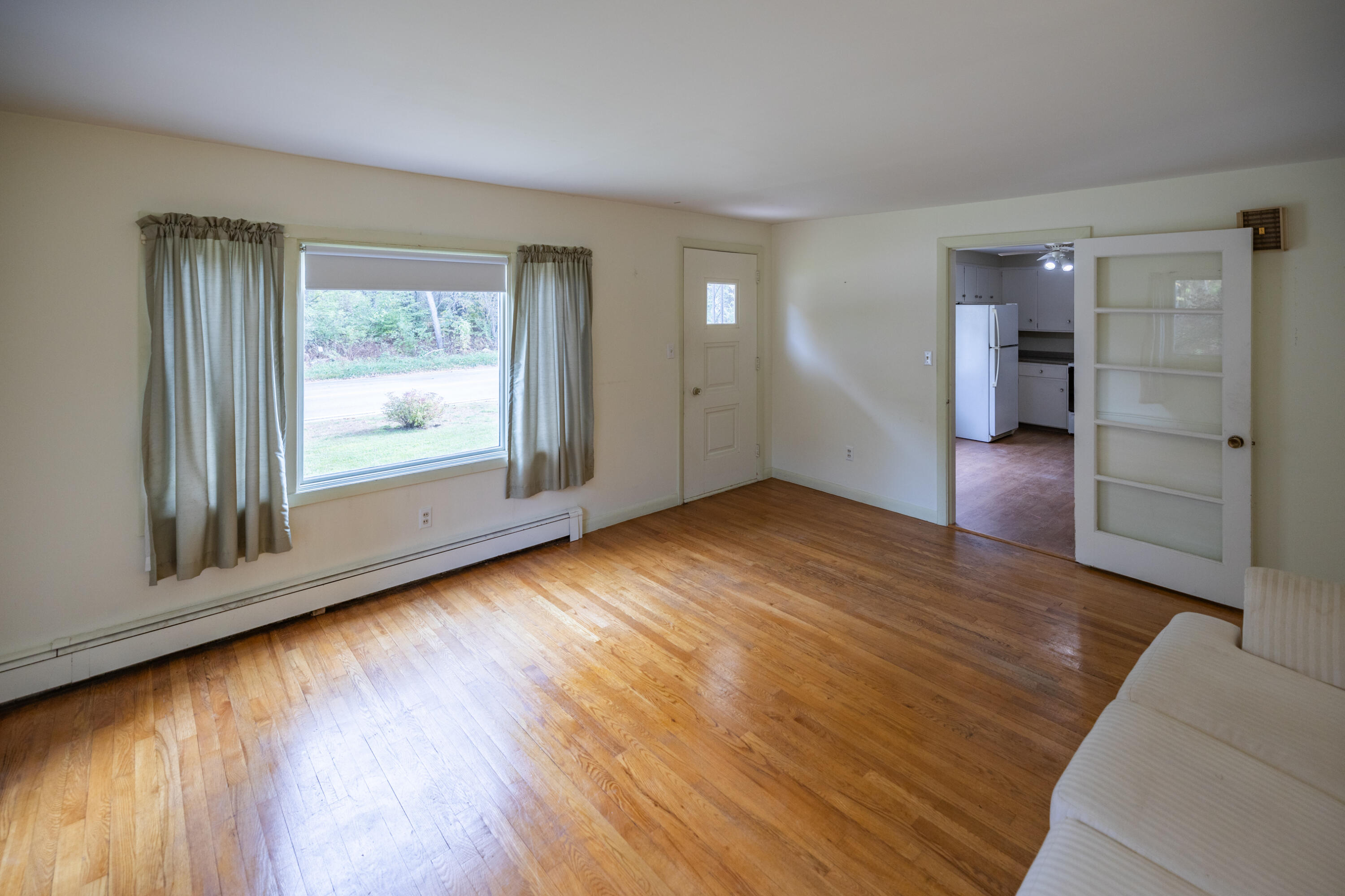 142 Hogan Road Lewiston, ME 04240 - Photo 9 of 36 Living Room