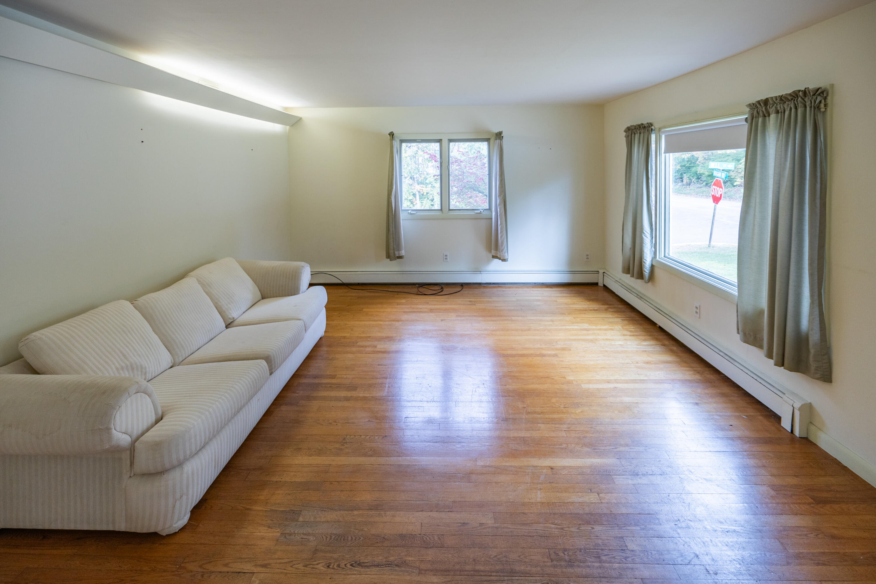 142 Hogan Road Lewiston, ME 04240 - Photo 10 of 36 Living Room