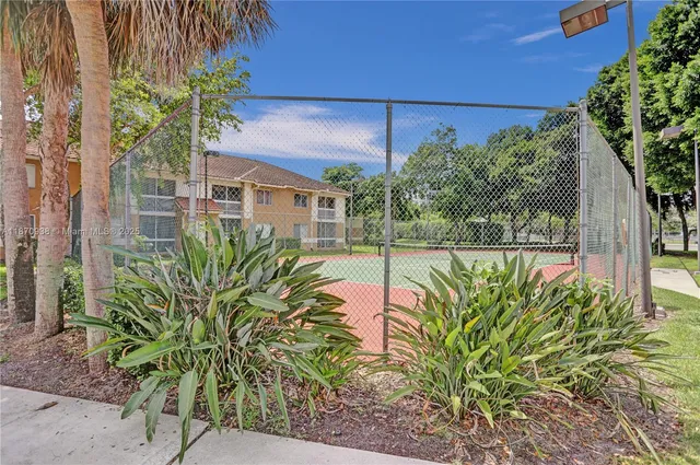 $3,000 | 801 Northwest 91st Terrace, Unit 801, Plantation, FL 33324