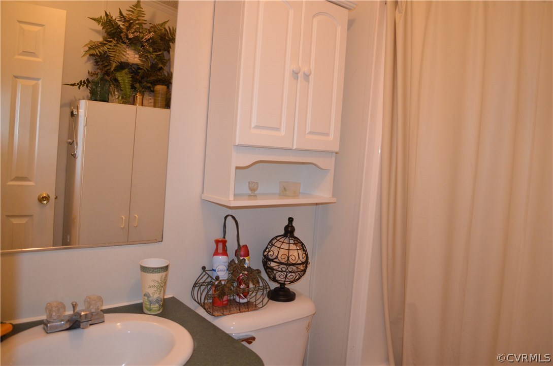 1370 Stavemill Road Powhatan, VA 23139 - Photo 18 of 34 hall bath