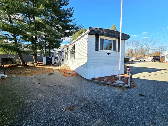 $98,900 | 1760 Westover Road, Unit 2, Chicopee, MA 01020