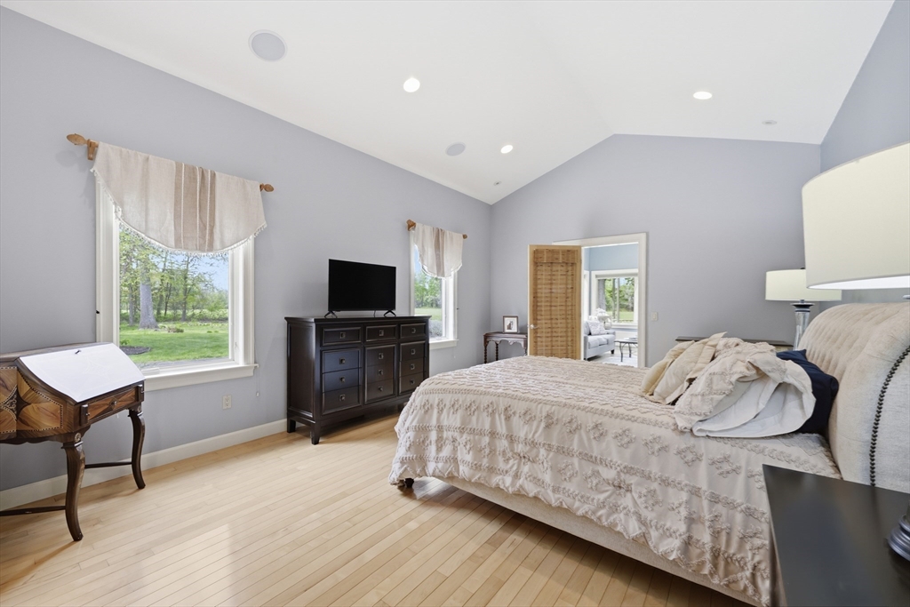 33 Labrie Lane Holyoke, MA 01040 - Photo 17 of 42