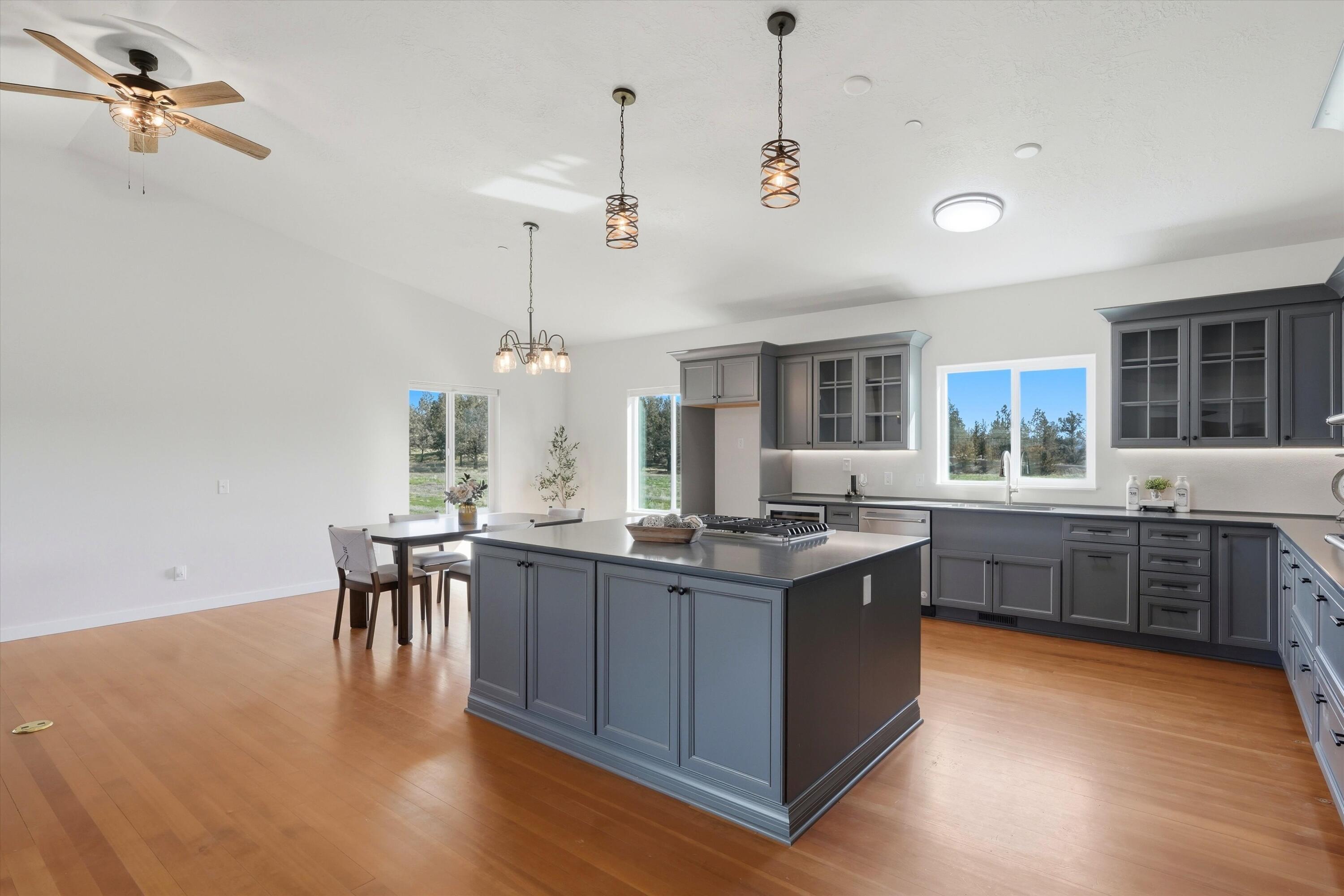 8905 Northwest Elizabeth Way Prineville, OR 97754 - Photo 15 of 45 22-2875652_8905_nw_elizabeth_way_-_sonya