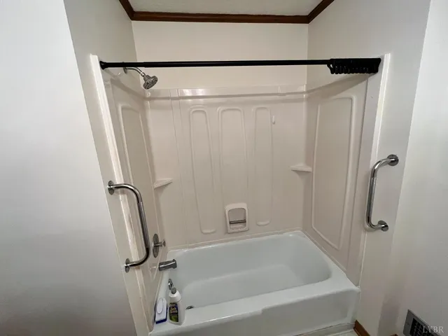 $1,400 | 73 High View Place, Lynchburg, VA 24502