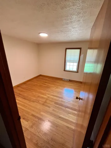 $1,400 | 73 High View Place, Lynchburg, VA 24502