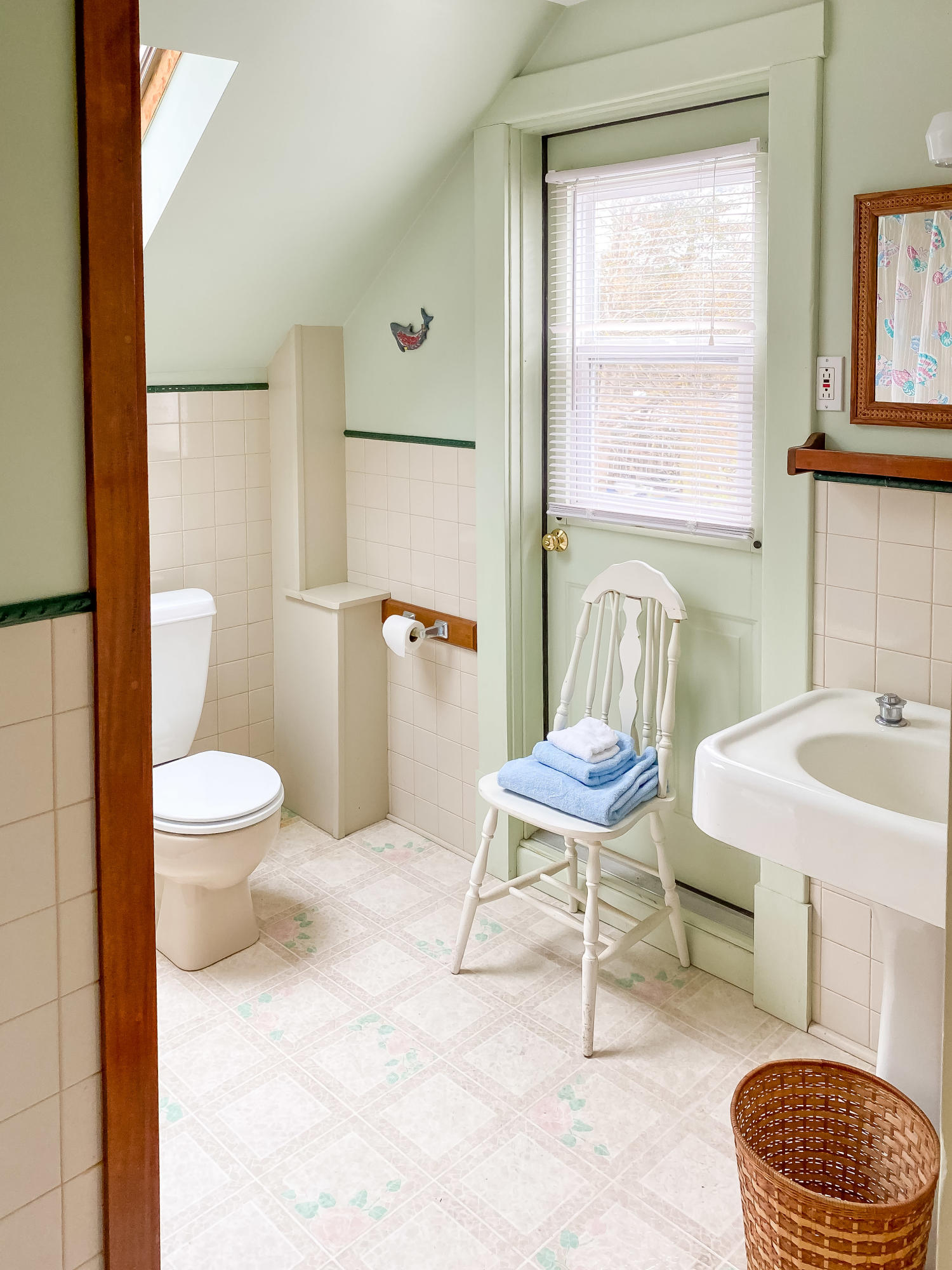 166 Katama Road Edgartown, MA 02539 - Photo 35 of 42 a bathroom with a toilet a sink and a window