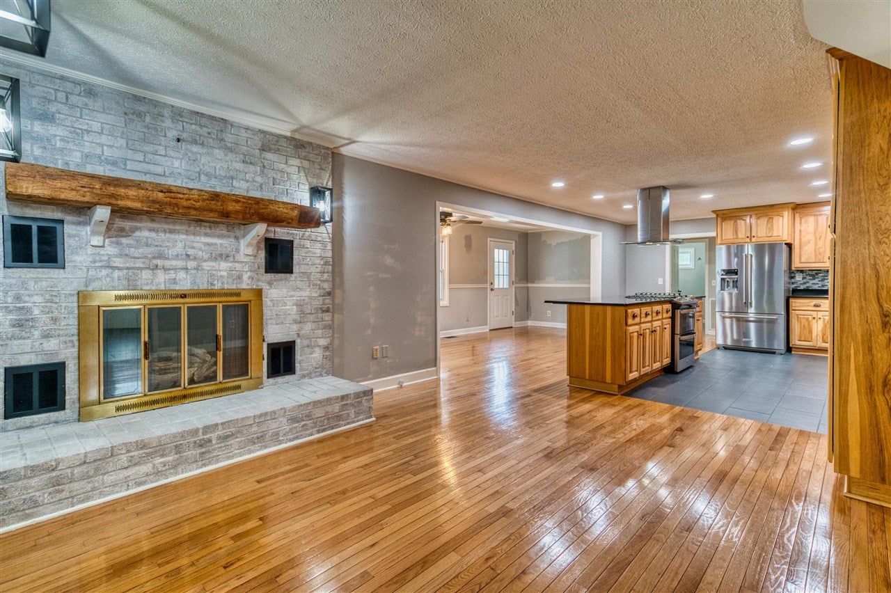 207 Highland Lick Road Russellville, KY 42276 - Photo 6 of 62