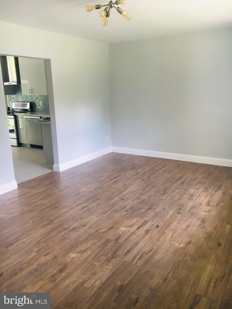 709 Klockner Road Trenton, NJ 08619 - Photo 2 of 19
