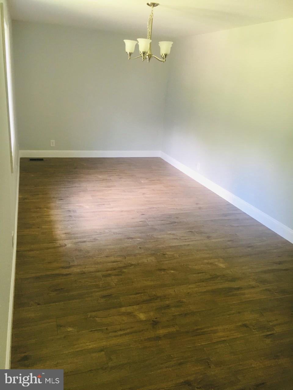 709 Klockner Road Trenton, NJ 08619 - Photo 7 of 19