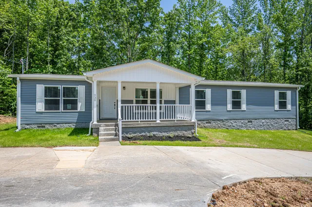 $274,900 | 230 East Little Richland Road, Waverly, TN 37185