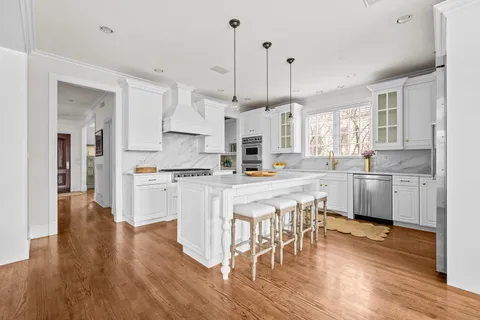 $2,250,000 | 1420 Isabella Street, Wilmette, IL 60091