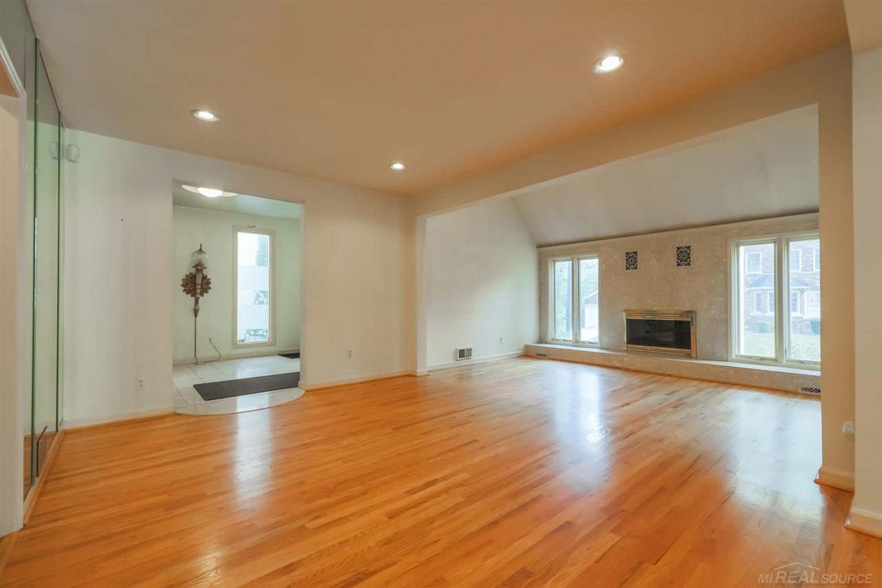 72 Moross Road Grosse Pointe Farms, MI 48236 - Photo 4 of 22
