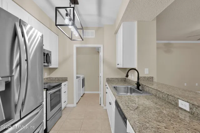 $160,000 | 8539 Gate Parkway West, Unit 624, Jacksonville, FL 32216