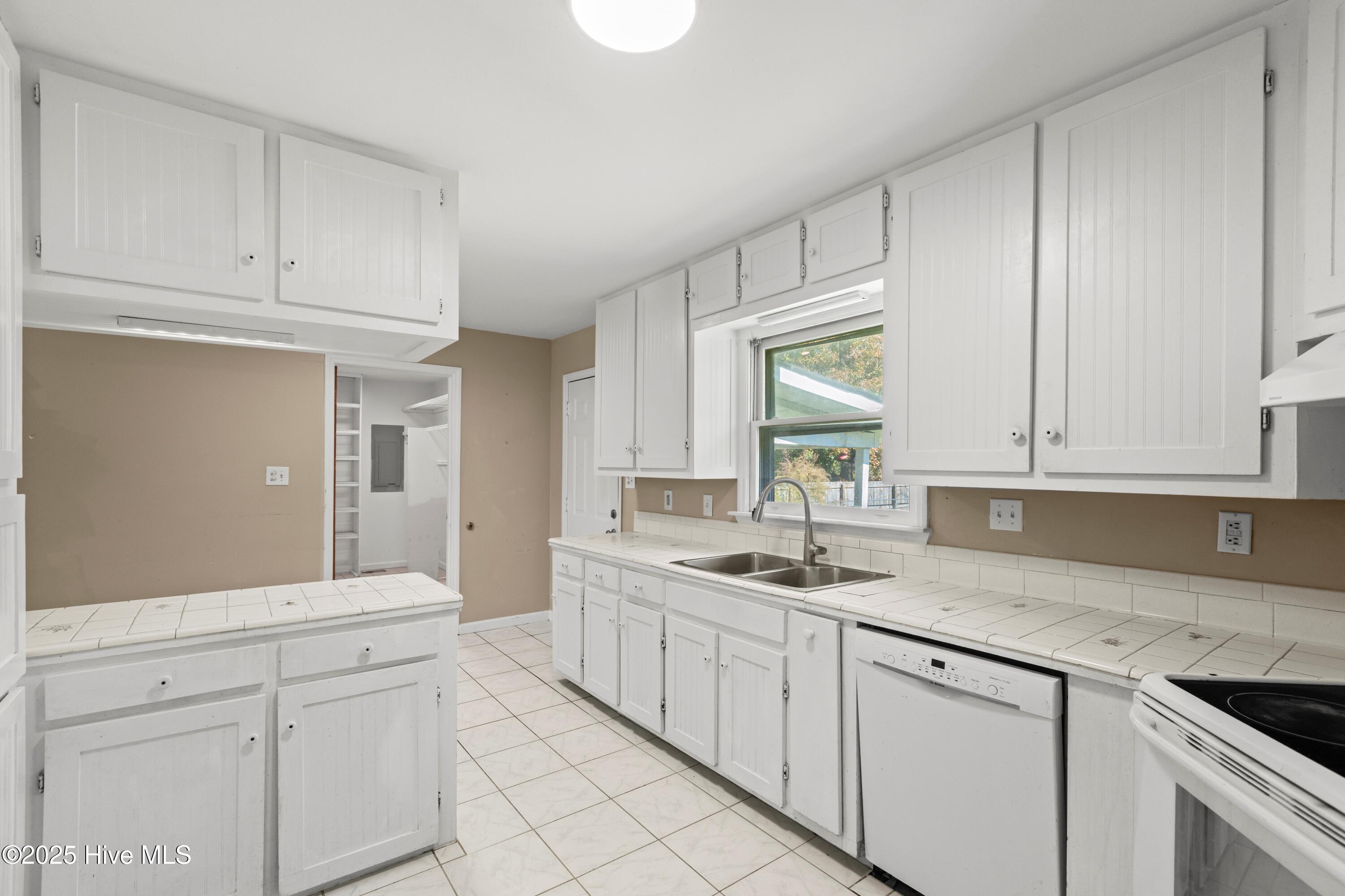 114 Cardinal Road Jacksonville, NC 28546 - Photo 12 of 25 425A4886