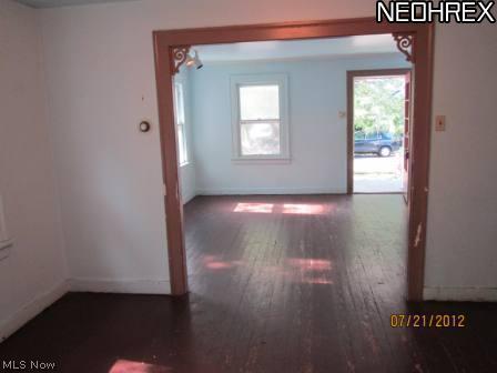 4003 Rosemond Road Cleveland Heights, OH 44121 - Photo 3 of 19