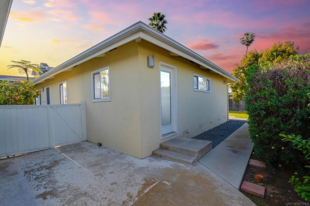 a building outdoor space with patio furniture