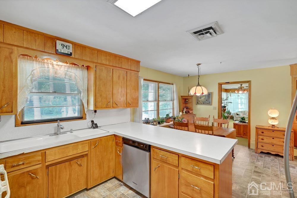 17 Dutch Road East Brunswick, NJ 08816 - Photo 11 of 25 Gallery Image 11