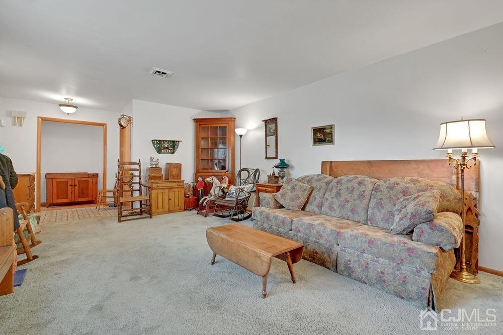 17 Dutch Road East Brunswick, NJ 08816 - Photo 8 of 25 Gallery Image 8