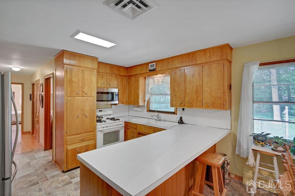 17 Dutch Road East Brunswick, NJ 08816 - Photo 10 of 25 Gallery Image 10