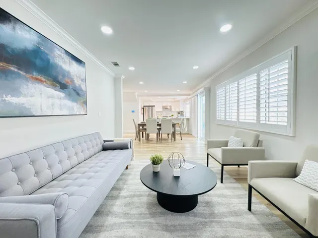 $2,000,000 | 11383 Stonecress Avenue, Fountain Valley, CA 92708