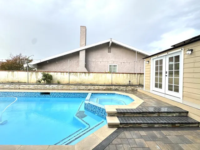 $2,000,000 | 11383 Stonecress Avenue, Fountain Valley, CA 92708