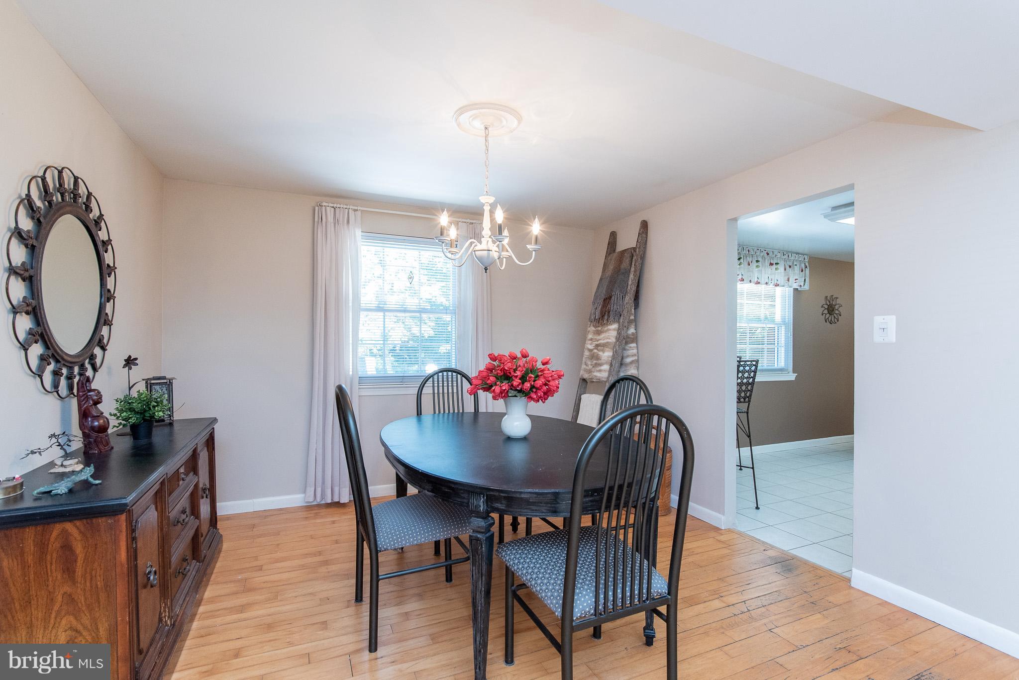 2112 Creek Road Baltimore, MD 21219 - Photo 6 of 30 Dining Room
