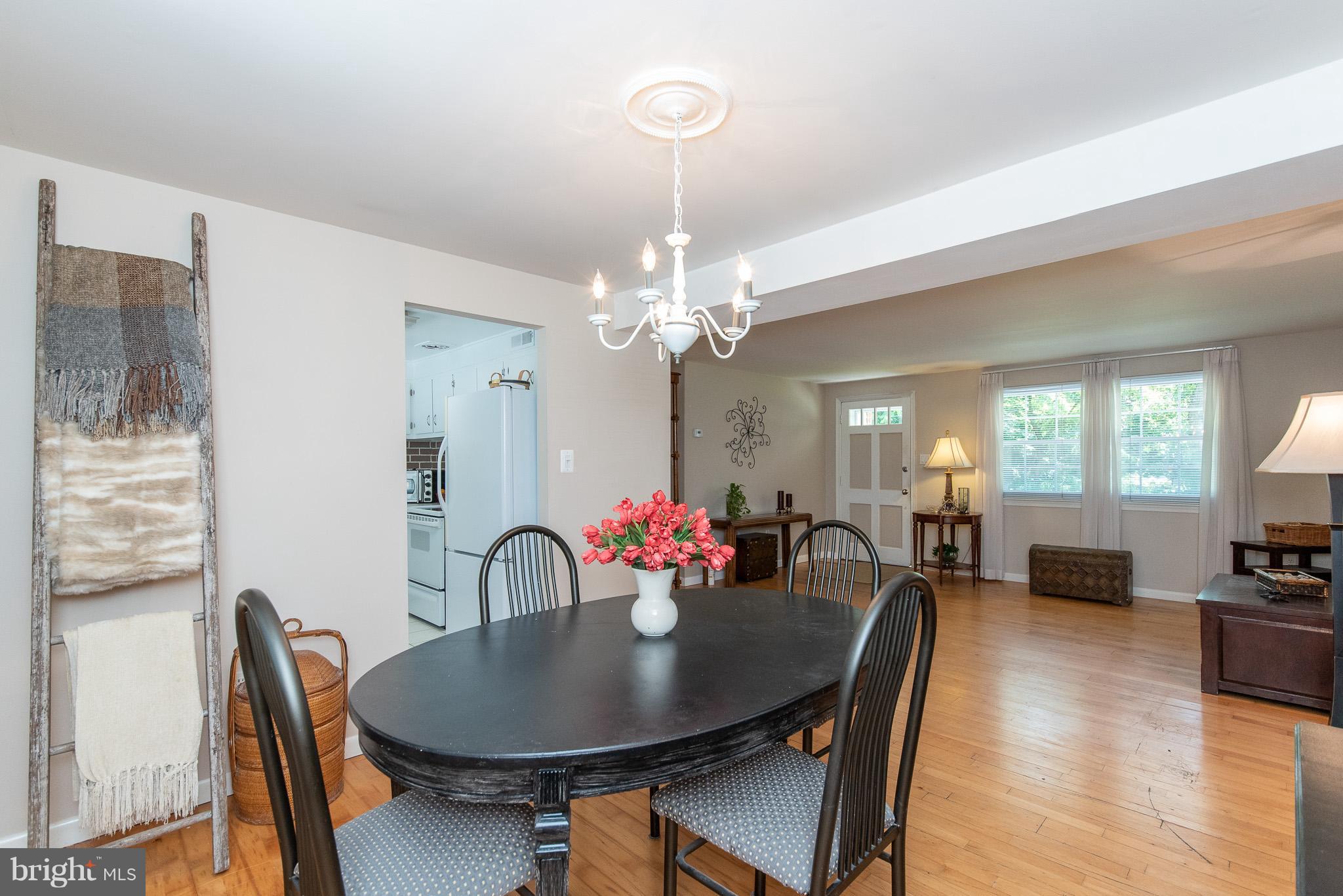 2112 Creek Road Baltimore, MD 21219 - Photo 7 of 30 Dining Room