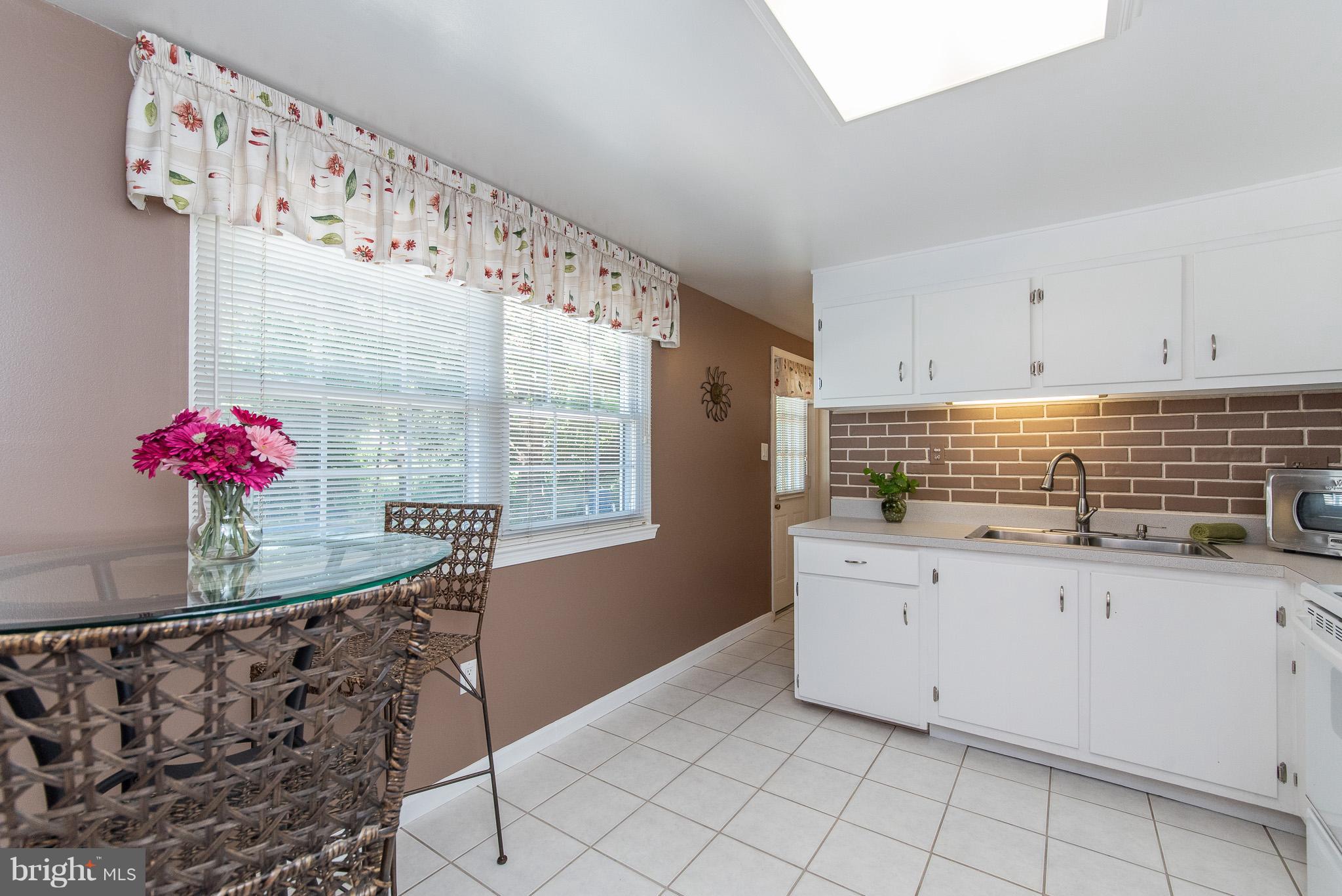 2112 Creek Road Baltimore, MD 21219 - Photo 9 of 30 Kitchen