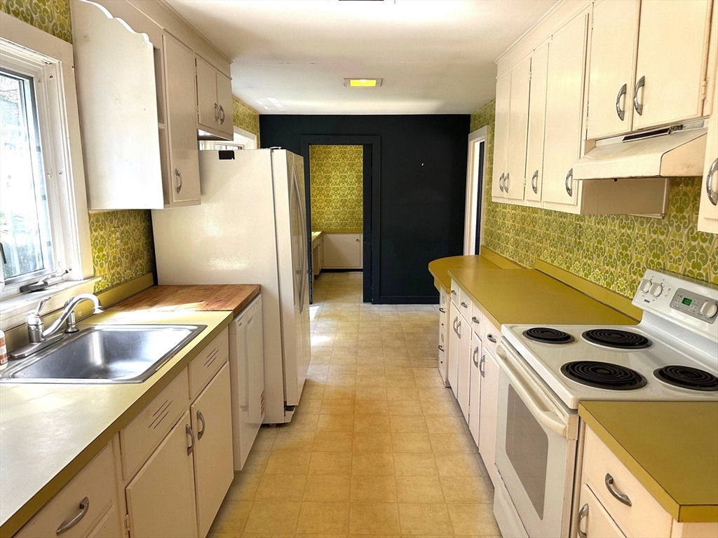 132 Ruggles Street Westborough, MA 01581 - Photo 15 of 31 Gallery Image 15