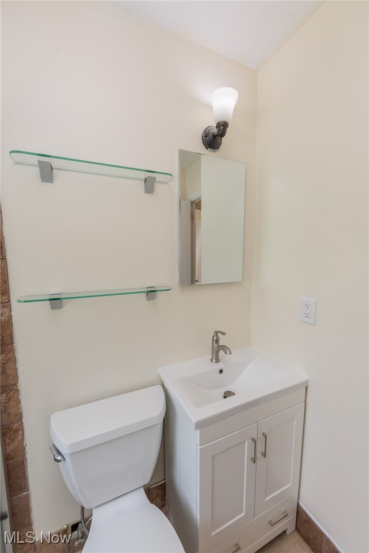 4476 Emerson Road Cleveland, OH 44121 - Photo 31 of 50