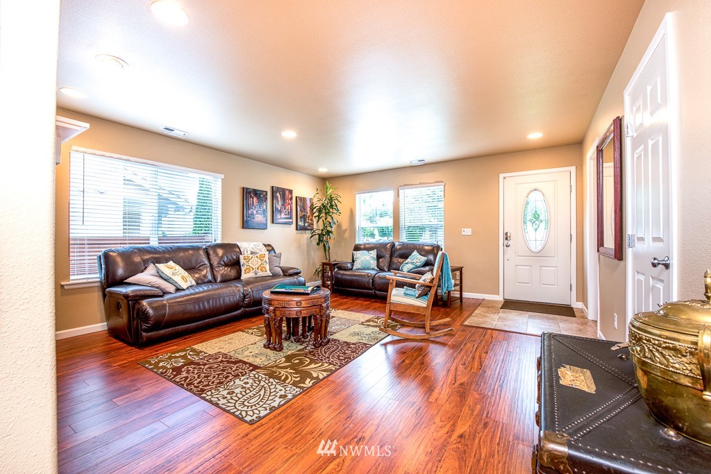 14515 Southeast 154th Street Renton, WA 98058 - Photo 5 of 25 Gallery Image 5