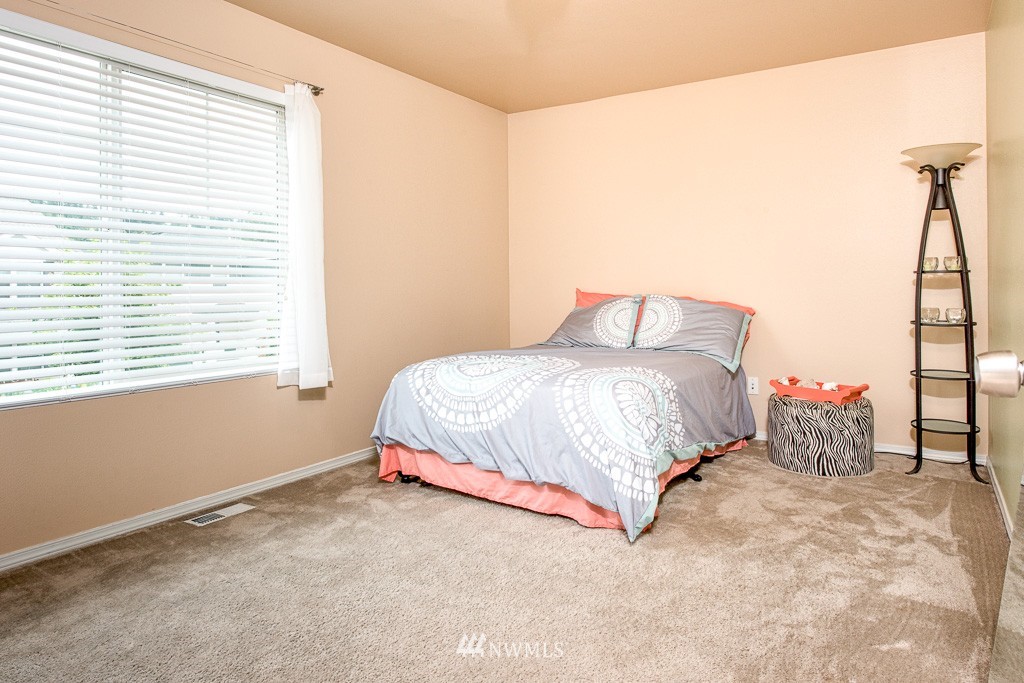 14515 Southeast 154th Street Renton, WA 98058 - Photo 9 of 25 Gallery Image 9