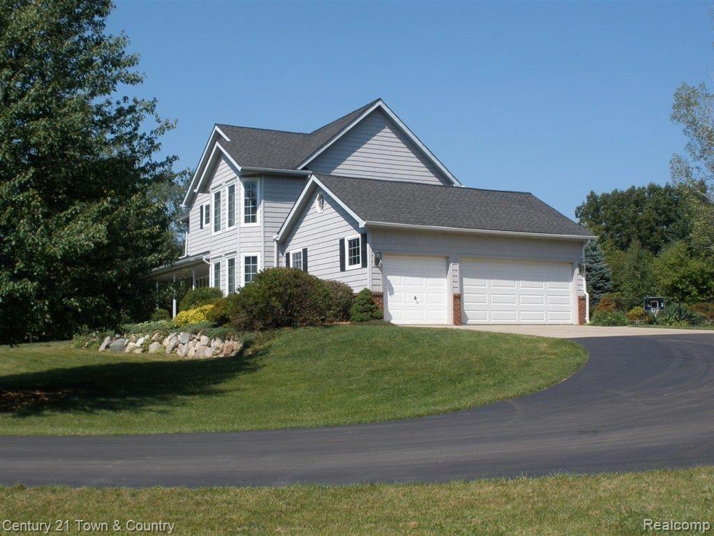 8280 Kier Road Clarkston, MI 48348 - Photo 8 of 25 2 1/2 car attached garage