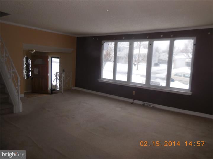 1122 Bloomdale Road Philadelphia, PA 19115 - Photo 3 of 25