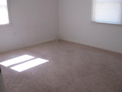 237 West Olson Avenue Reedley, CA 93654 - Photo 6 of 10 Gallery Image 6