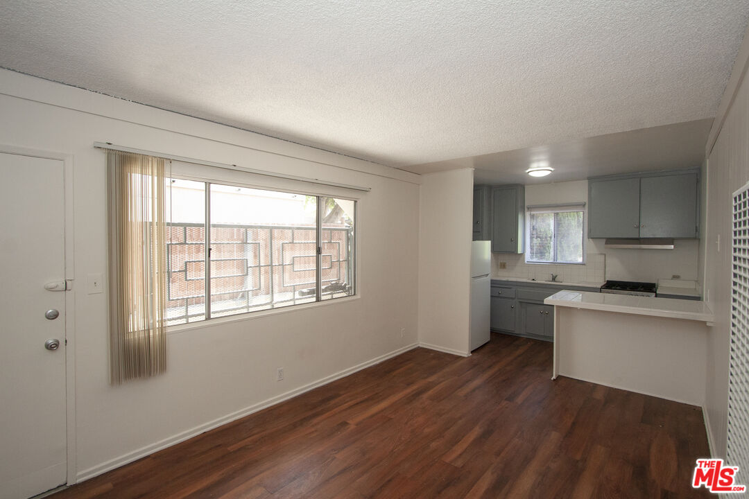 11521 Rochester Avenue, Unit 1 Los Angeles, CA 90025 - Photo 2 of 9 Gallery Image 2