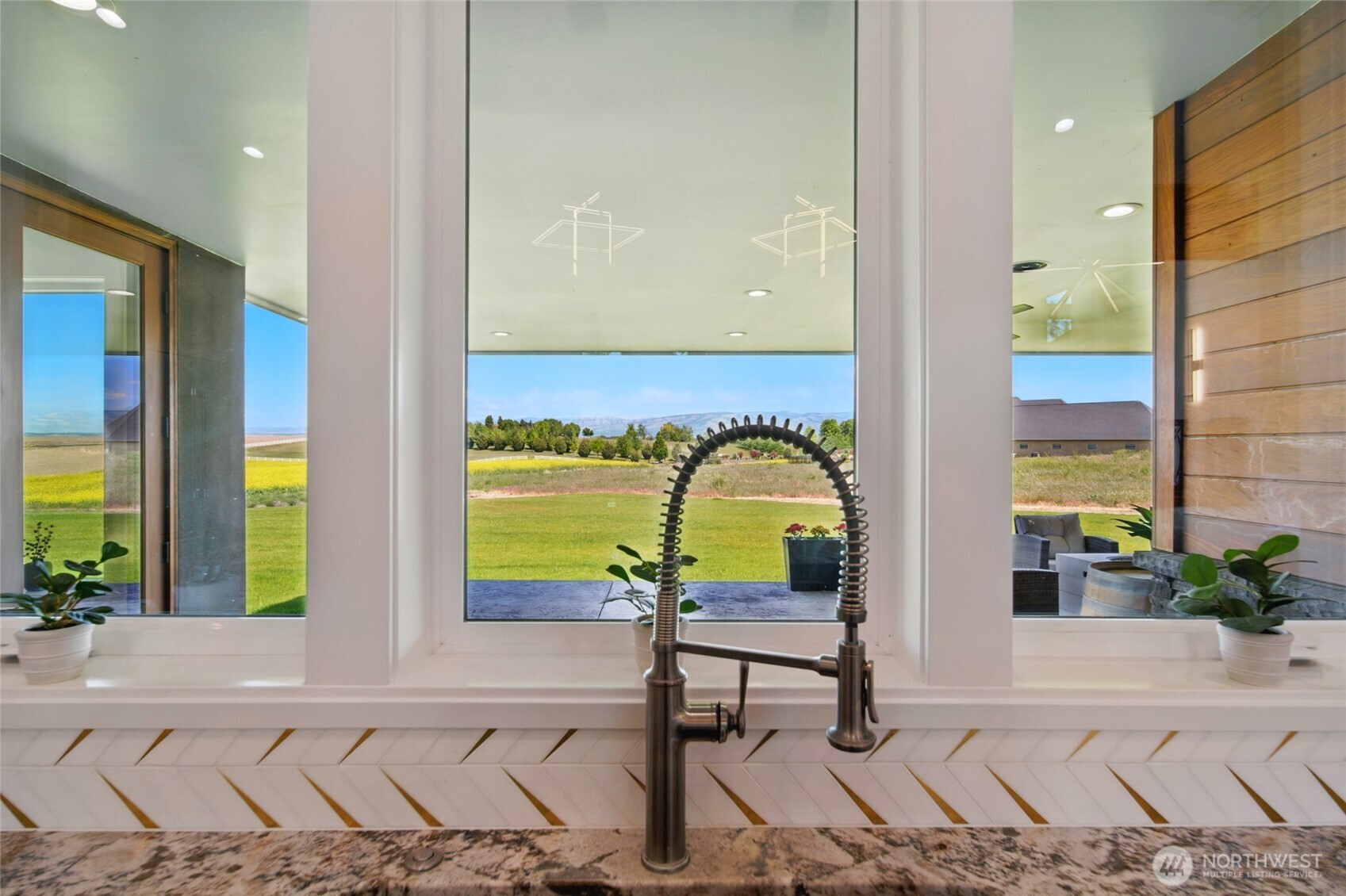 126 Red Hawk Road Walla Walla, WA 99362 - Photo 16 of 40 a view of a entryway door front of house