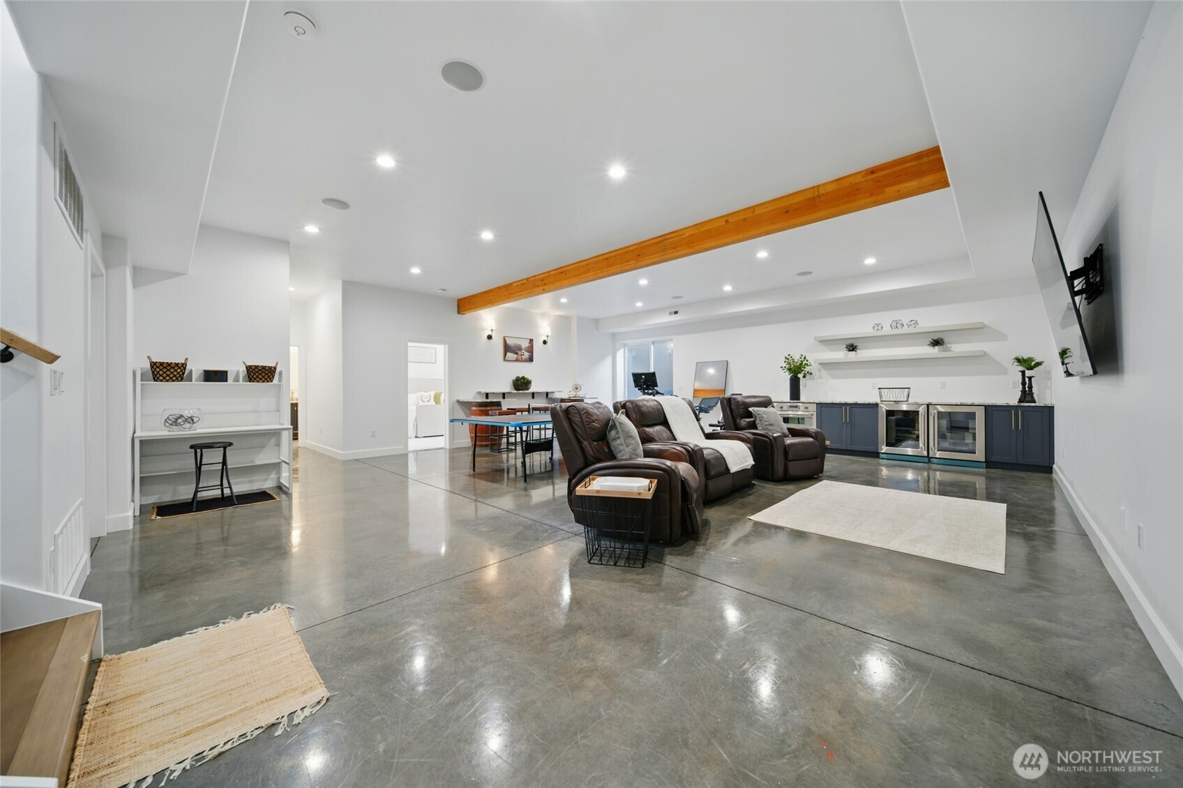 126 Red Hawk Road Walla Walla, WA 99362 - Photo 34 of 40 a living room with lots of furniture and a flat screen tv